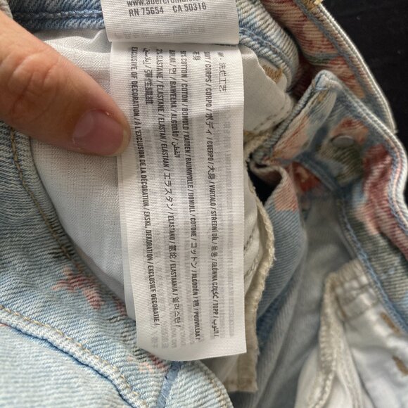 Hollister Ultra High Rise Mom Jean Ankle Length Floral Pattern Size 26 3S - Picture 8 of 9